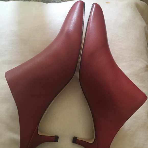 Pour La Victoire Shoes - Pour la Victoire brand new mules !!  Gorgeous !